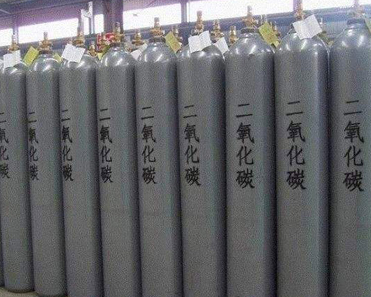 山西永固氣體給您講講，氣瓶使用中應(yīng)該注意的事項(xiàng)